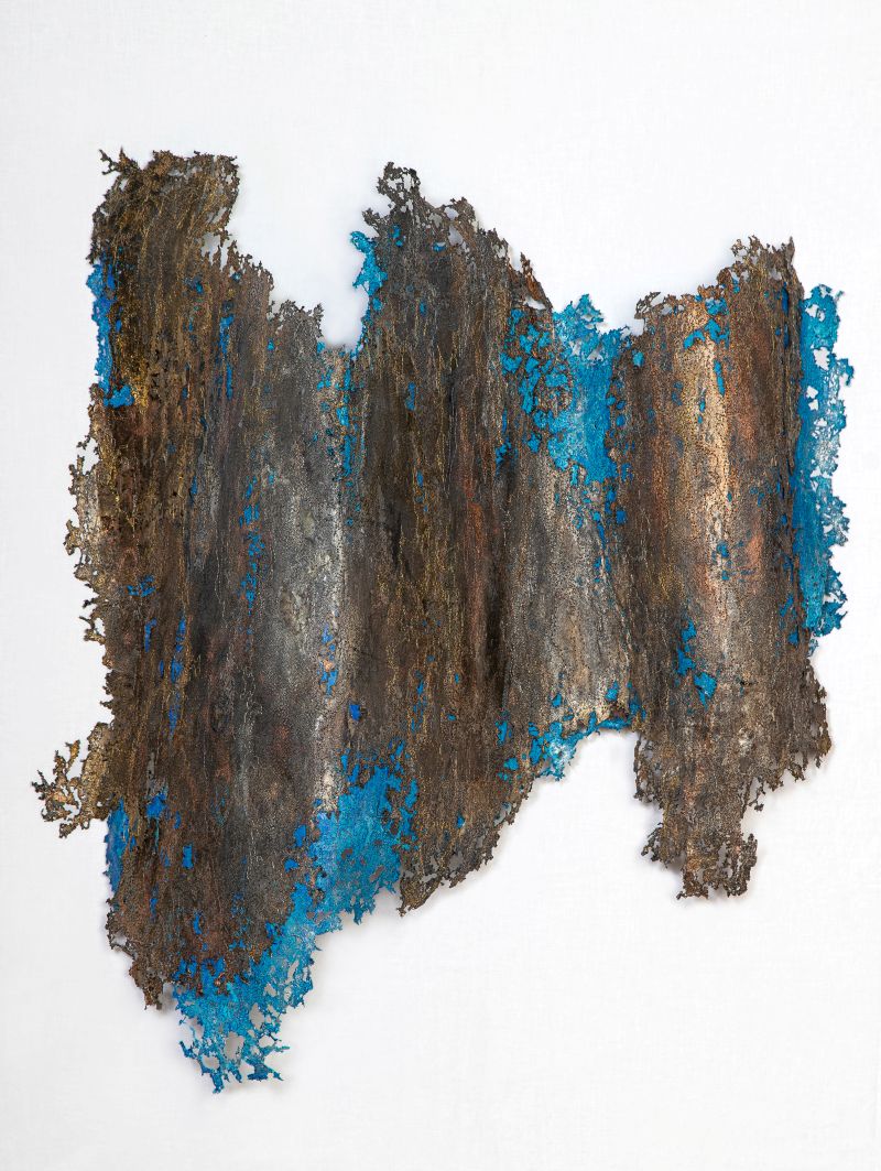 Isabelle Wiessler - Rindenspiel 6 (bark-like art quilt with jagged edges and touch of blue)